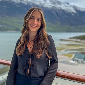 Meet your Posher, Rose